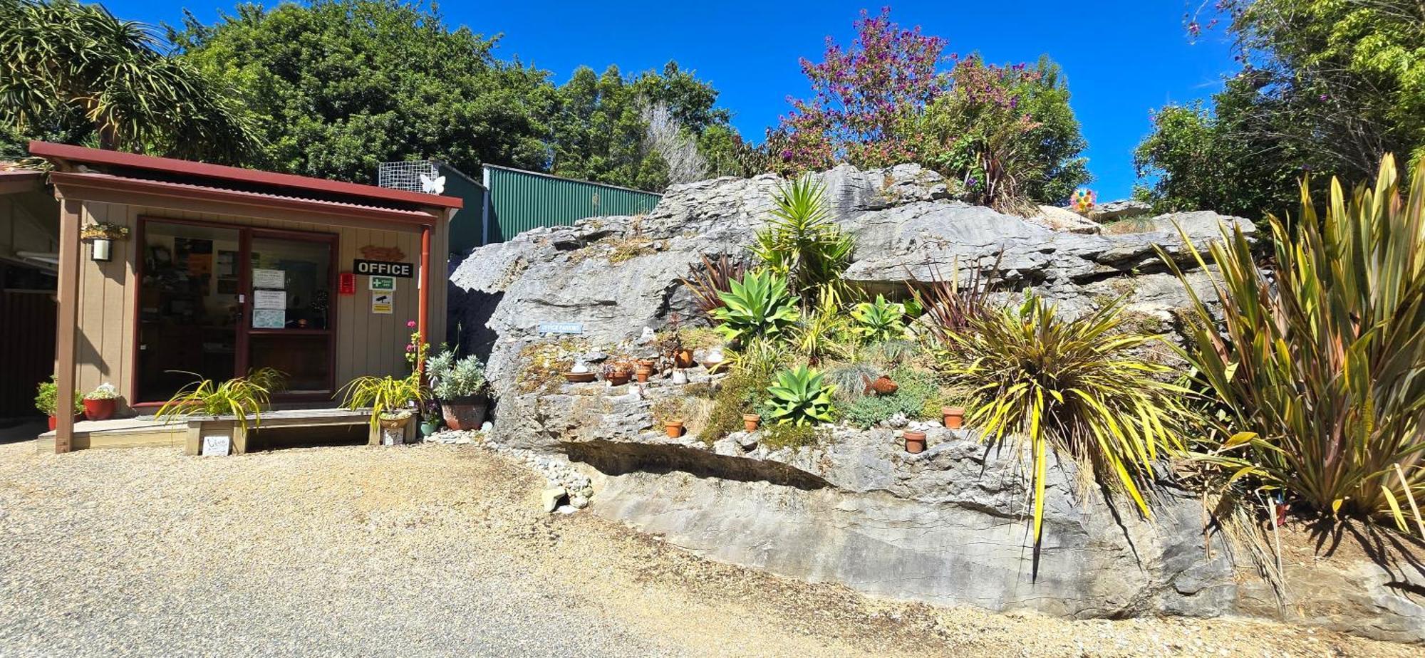 The Rocks Chalets Takaka Buitenkant foto